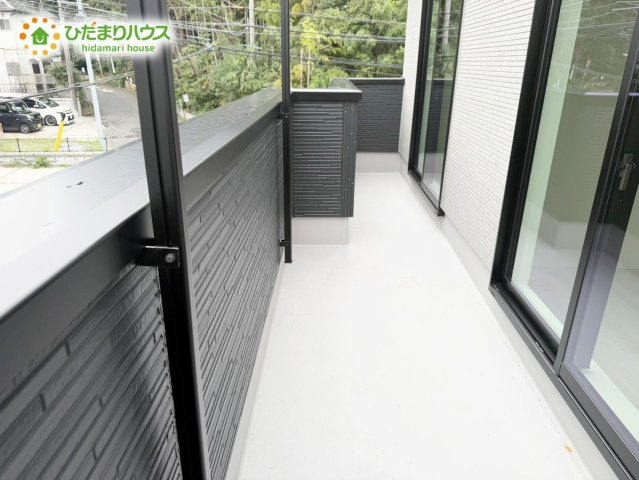 野田市大殿井3期　新築戸建　1号棟のバルコニー|広々としたバルコニー。お洗濯物もぜーんぶ干せちゃいます！！							
