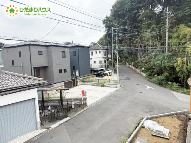 野田市大殿井3期　新築戸建　1号棟の前面道路含む現地写真|角地で日当たり良好(^^)/				
