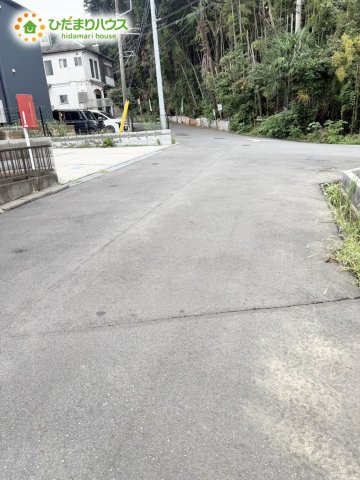 野田市大殿井3期　新築戸建　1号棟の前面道路含む現地写真|交通量が少なくゆったりとした前面道路は、小さなお子様のいるご家庭にも安心です(^^♪