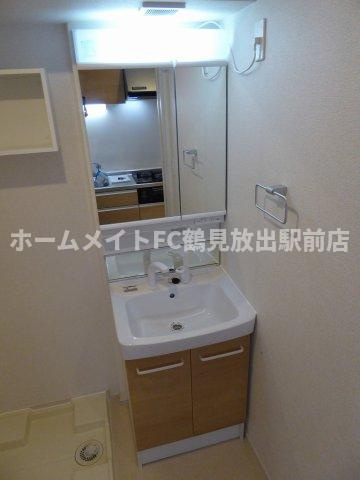 大阪市鶴見区緑１丁目のアパートの独立洗面台