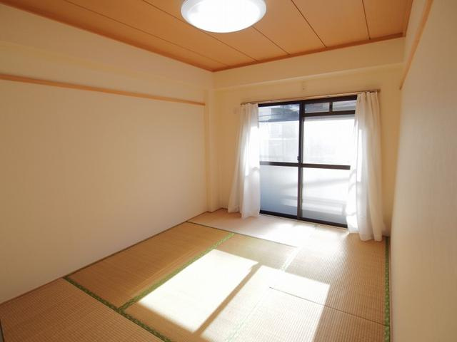 靱江ビルの和室