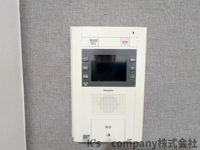 ◎高座郡寒川町一之宮5丁目　ライオンズマンション寒川第2の防犯設備|訪問者の顔が確認できるモニター付きインターフォン☆