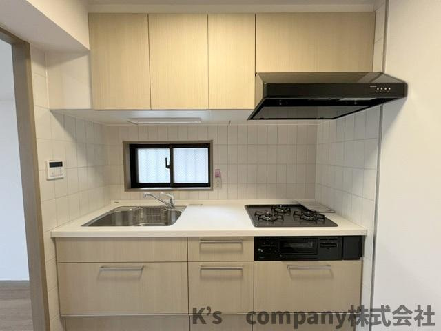 ◎高座郡寒川町一之宮5丁目　ライオンズマンション寒川第2のキッチン|吊戸棚収納が充実しているキッチン☆独立型キッチンで来客の際などにもお料理の煙やにおいがリビングに出にくくお料理にも集中できます◇
