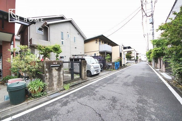 【前面道路含む現地写真】 | 小鳥の鳴き声で目覚める朝、爽やかな風が入ります。太陽の陽射しでお洗濯物がカラッと乾き、気持ちの良い洋服とお布団で快適に過ごせます。