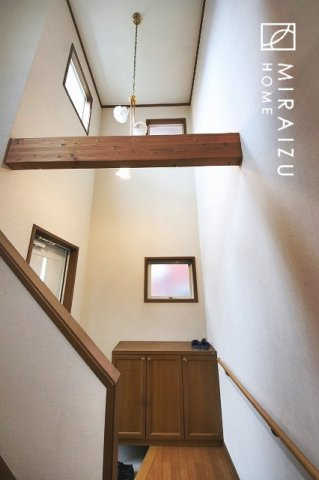 【玄関】 | 暮らしやすさを考えたプランで快適な現地ロケーションを実現。安らぎに満たされる、ゆとりのある日々を過ごせます♪