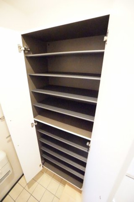 【収納】 | ハイグレイス1番館 | ※同物件・反転タイプの写真です。