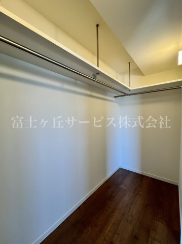 【収納】 | エンブルエバー清水駅前 中古マンション | ウォークインクローゼット