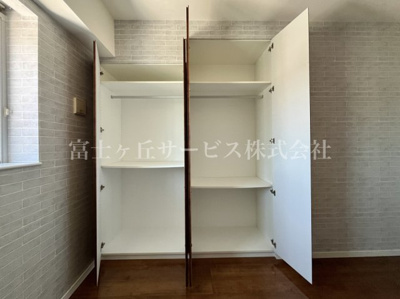 【収納】 | エンブルエバー清水駅前 中古マンション | サービスルームの収納