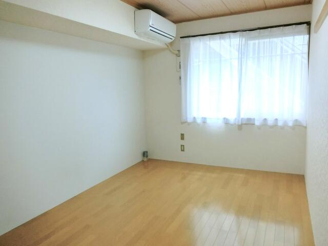 写真は別部屋