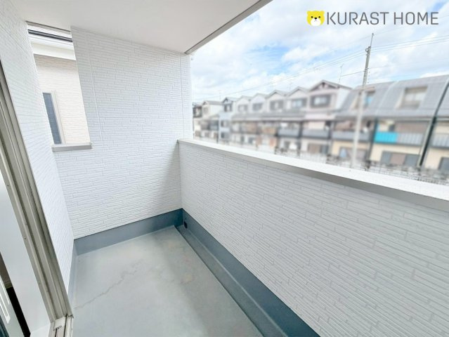 京都市伏見区羽束師鴨川町　新築戸建のバルコニー