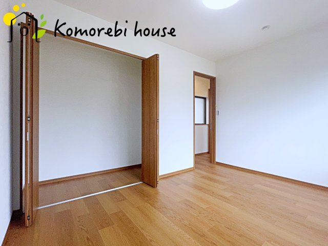 桶川市加納　中古戸建の寝室|落ち着いた色調の寝室です
