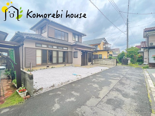 桶川市加納　中古戸建の前面道路含む現地写真|前面道路含む現地写真です