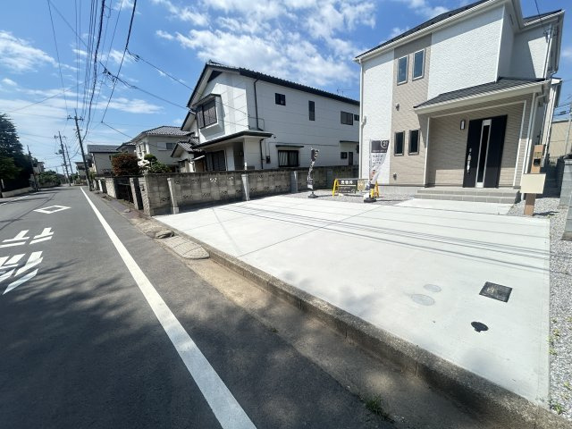 新築　前橋市朝日が丘町　Heartful　Town　１号棟の前面道路含む現地写真|現地写真　東側接道幅員約7.9ｍ