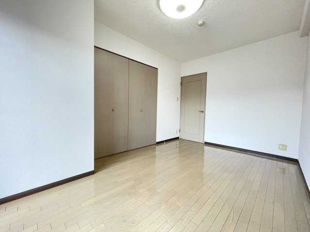 信開ガーデンコート西大路の洋室|洋室6.9帖