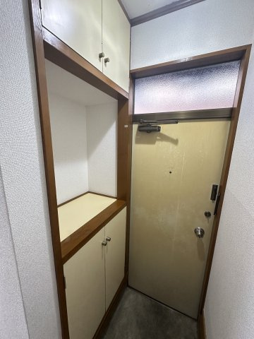 ヴェッセル三ツ沢の玄関|収納もある玄関です