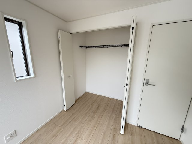 クレイドルガーデン前橋市川原町第４　２号棟の収納|２階洋室１収納です