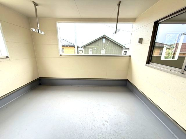 クレイドルガーデン前橋市川原町第４　２号棟のバルコニー|広々した南面バルコニー付きです。