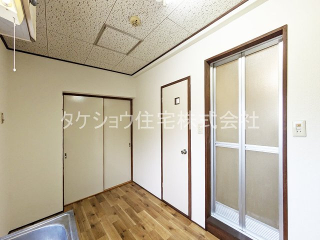 レジデンス塩原の居間・リビング|※408です。