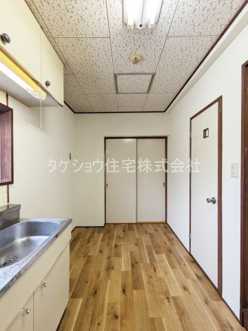 レジデンス塩原の居間・リビング|※408です。