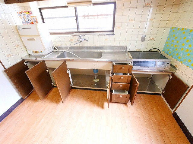 大和郡山市東奈良口町戸建のキッチン|コンパクトなキッチンで掃除もラクラク