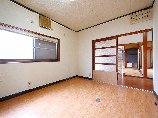 大和郡山市東奈良口町戸建の居間・リビング|ゆったり過ごせる居間です