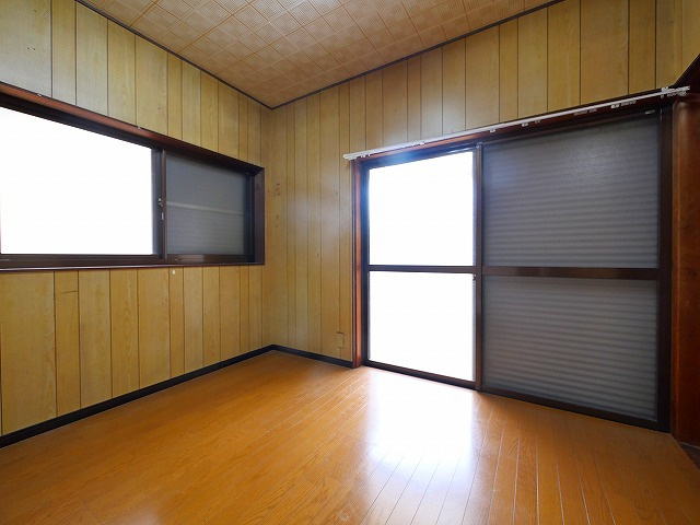 大和郡山市東奈良口町戸建の洋室|明るい洋室です