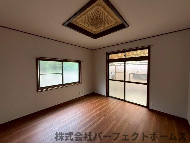 禁野本町1丁目O.C中古戸建の洋室|コンパクトで使いやすい洋室です