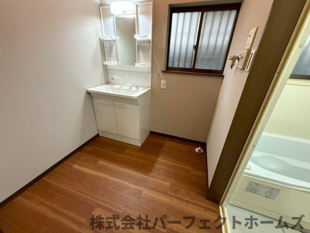 禁野本町1丁目O.C中古戸建の独立洗面台|独立洗面台、朝の身支度には欠かせません