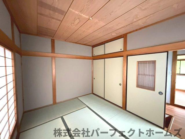 禁野本町1丁目O.C中古戸建の和室|落ち着いた雰囲気の和室付きです