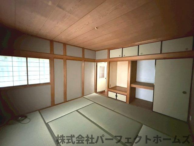禁野本町1丁目O.C中古戸建の和室|落ち着いた雰囲気の和室付きです
