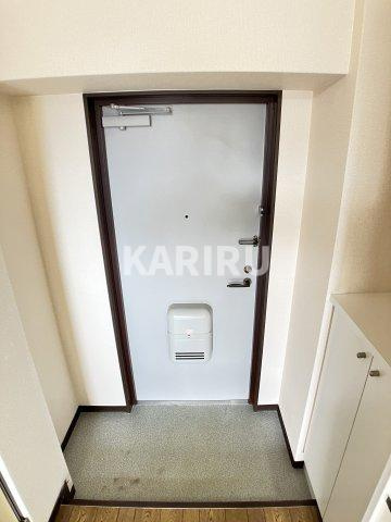 オズレジデンス関目の玄関