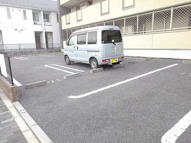 プリムローズ　Ⅱの駐車場