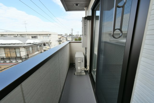 ルミナス磯部町のバルコニー