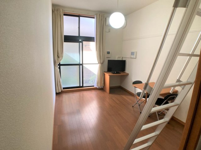 【居間・リビング】 | 設備・仕様は号室により異なる為、現況を優先致します。