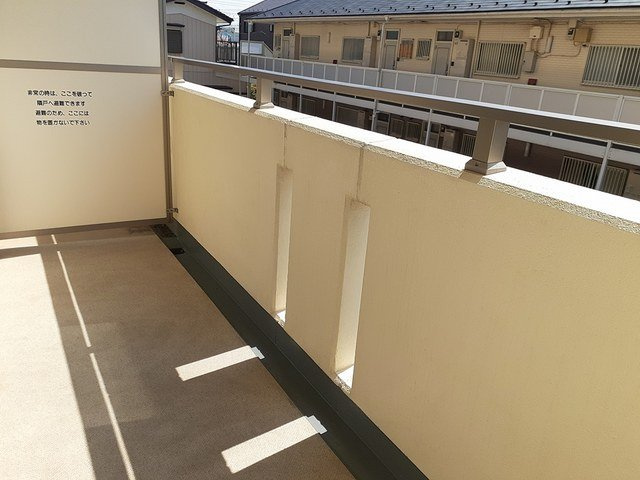 グリーン　パロットのバルコニー