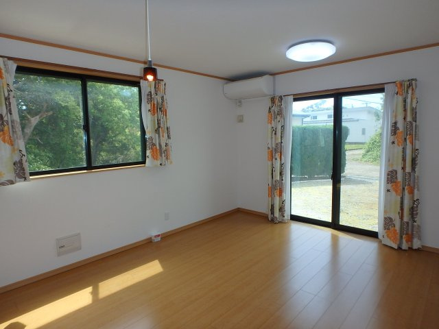 S1781H　須崎オール電化住宅の居間・リビング