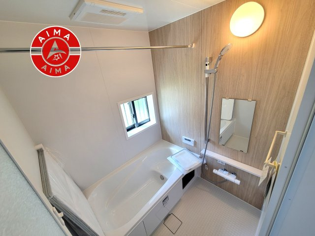 春日市春日原東町4丁目第1-4棟(A号棟)の浴室|1日の疲れを癒してくれる広々バスルーム。雨の日のお洗濯にも大活躍な浴室乾燥機付です！