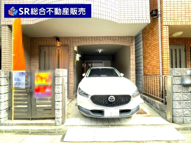 末広町中古戸建の駐車場|ビルトインガレージ（車種による）は車庫と家を直接行き来でき、雨の日に便利です！