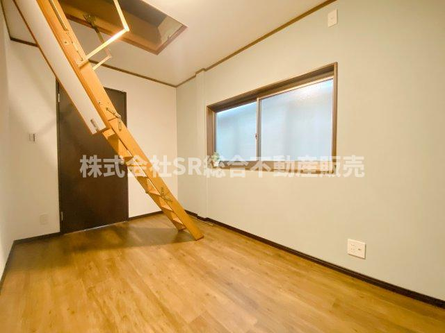 末広町中古戸建の子供部屋|2F・北側洋室5帖。お子さんのいるうちは子供部屋に使ってはいかがでしょうか