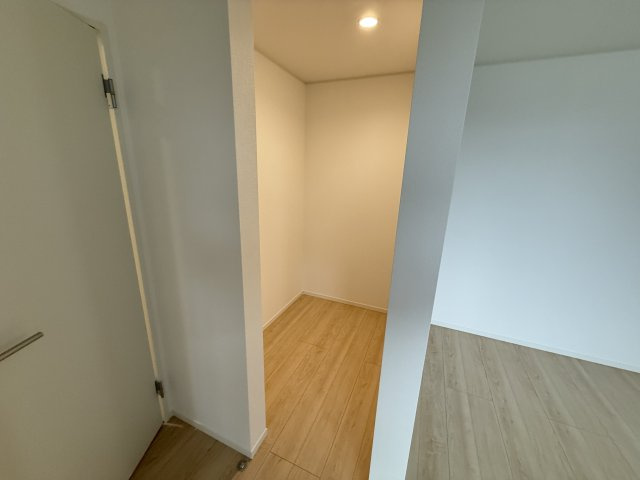 クレイドルガーデン前橋市川原町第４　１号棟の収納|２階洋室３収納：ウォークインクローゼットです