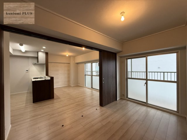 日商岩井太子橋マンションの洋室