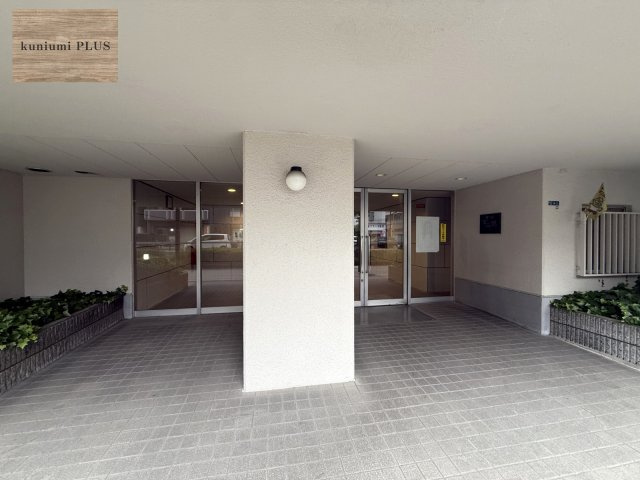 日商岩井太子橋マンションのエントランス
