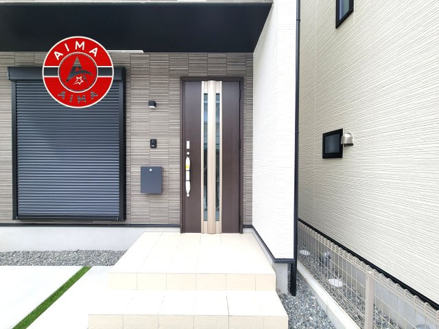 春日市春日原東町4丁目第1-4棟(B号棟)の玄関|おでかけの時も帰った時も、「我が家」を最初に感じでもらえる素敵な空間に。