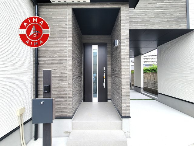 春日市春日原東町4丁目第1-4棟(C号棟)の玄関|おでかけの時も帰った時も、「我が家」を最初に感じでもらえる素敵な空間に。