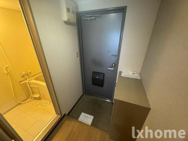 ウエストコーポの玄関|収納もある玄関です