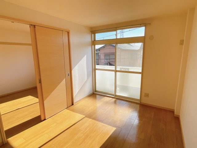フォレスト山代Aの洋室