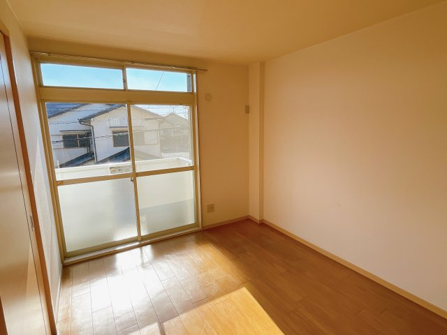 フォレスト山代Aの洋室