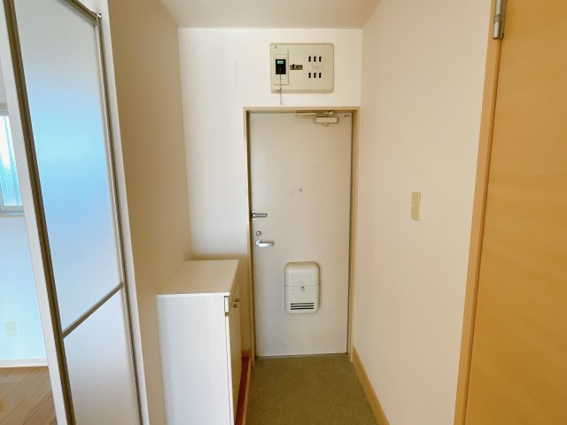 フォレスト山代Aの玄関