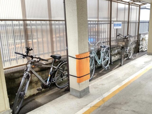 建物下駐輪場