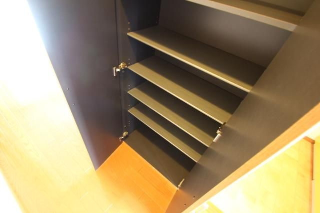 足立区江北７丁目の賃貸マンションの収納